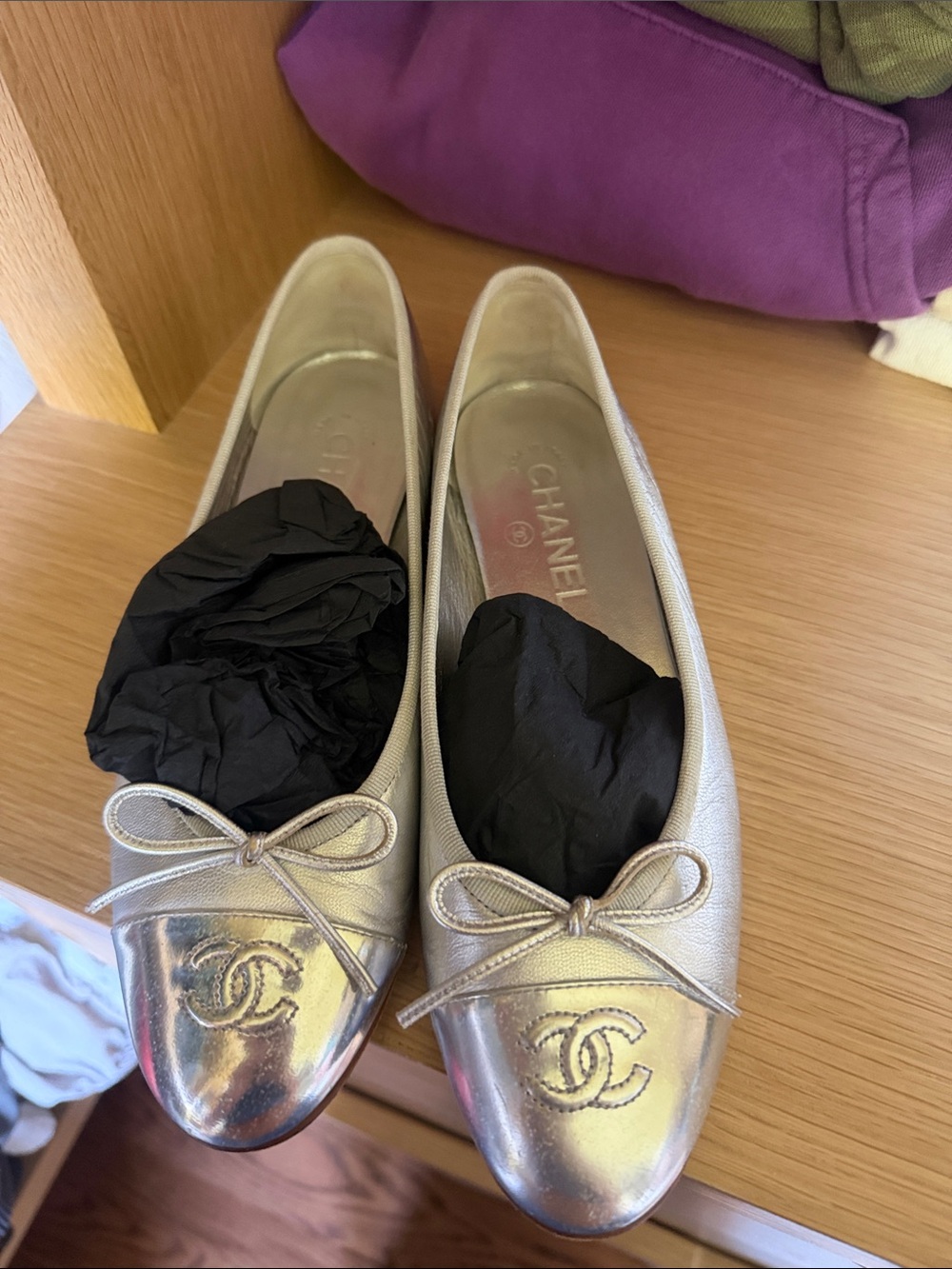 CHANEL Silver Metallic Leather Cap-Toe Bow Flats